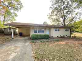 featured image of 18 Edwin Ave