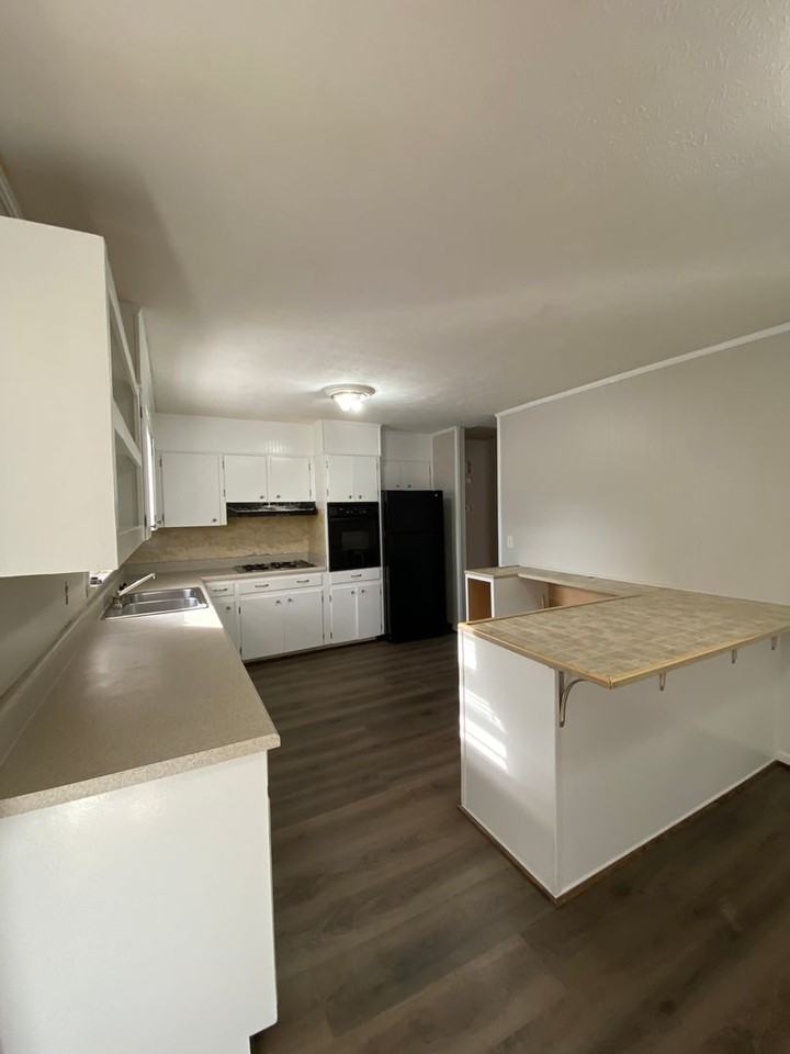 18 Edwin Ave - Photo 3 of 15