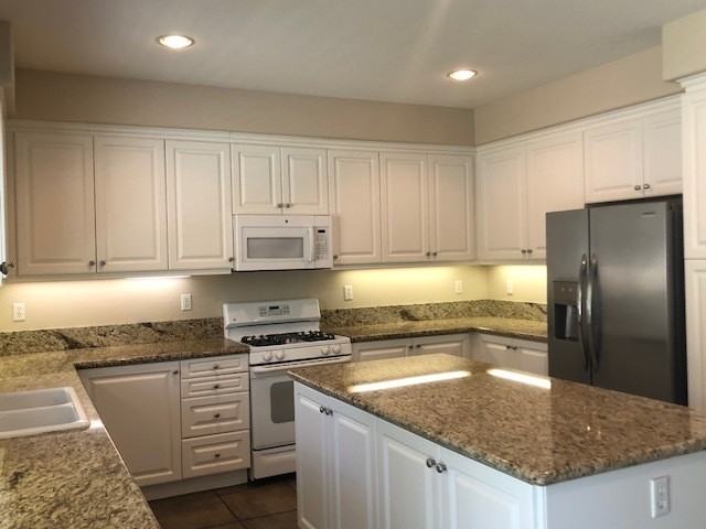 42758 Camelot Rd - Photo 6 of 19