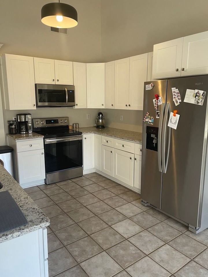 325 Malabar Way - Photo 7 of 34