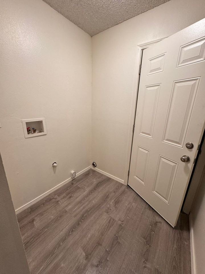 2406 North Grand Avenue - Photo 2 of 9