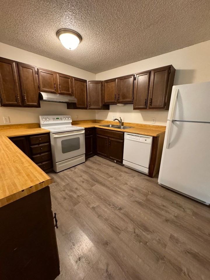 2406 North Grand Avenue - Photo 3 of 9