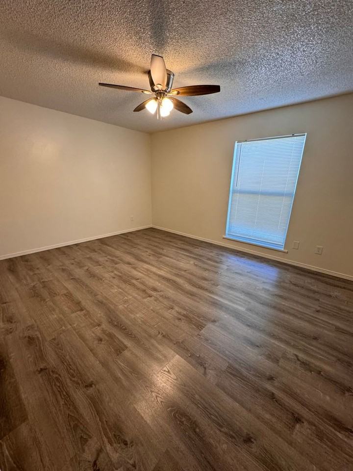 2406 North Grand Avenue - Photo 7 of 9