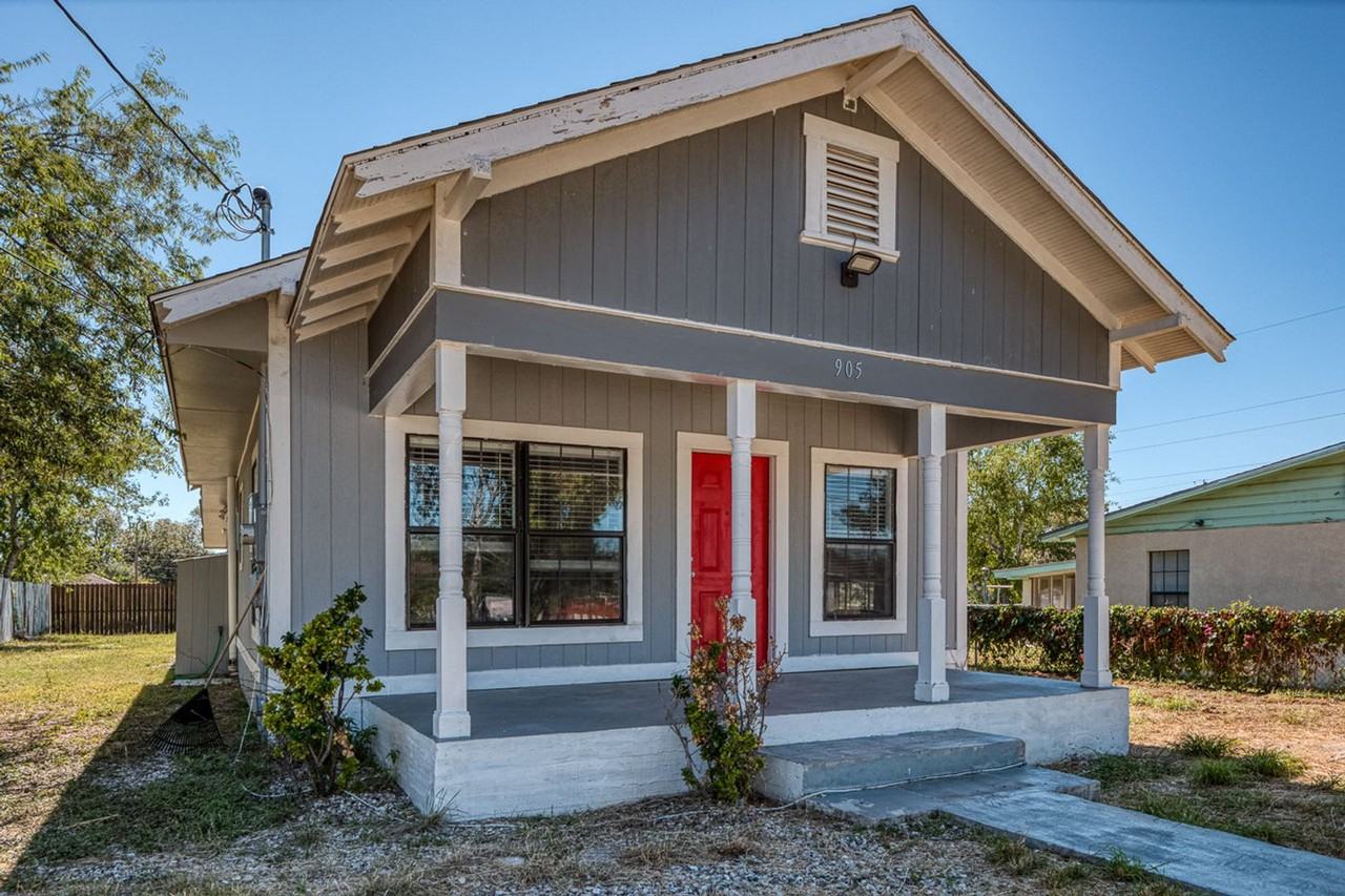 905 E 3rd St - Photo 2 of 17