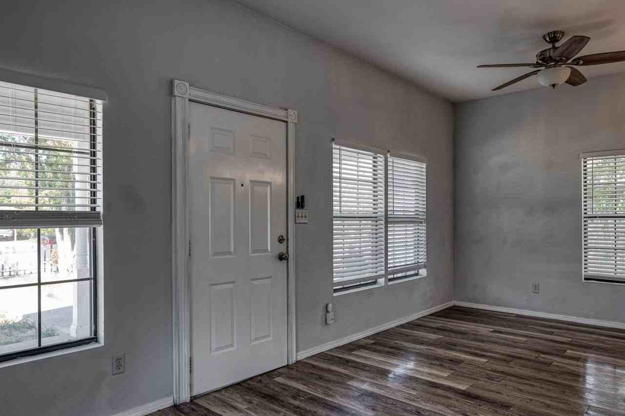 905 E 3rd St - Photo 3 of 17