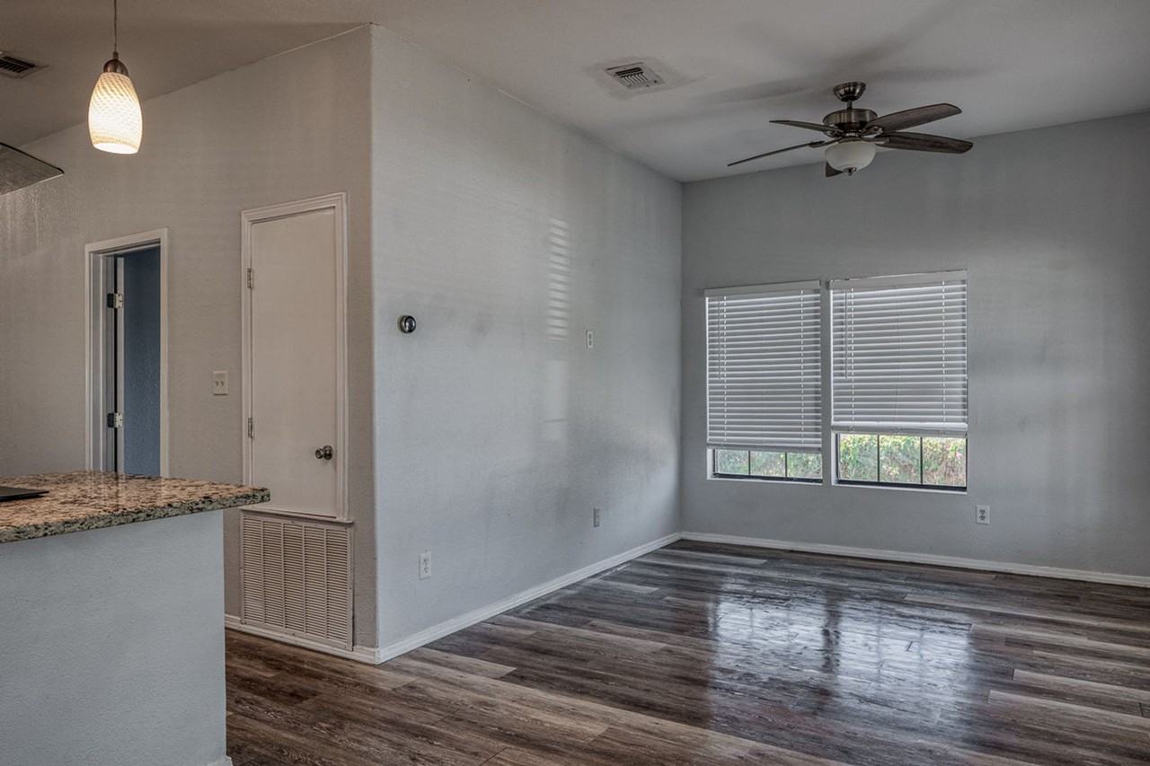 905 E 3rd St - Photo 6 of 17