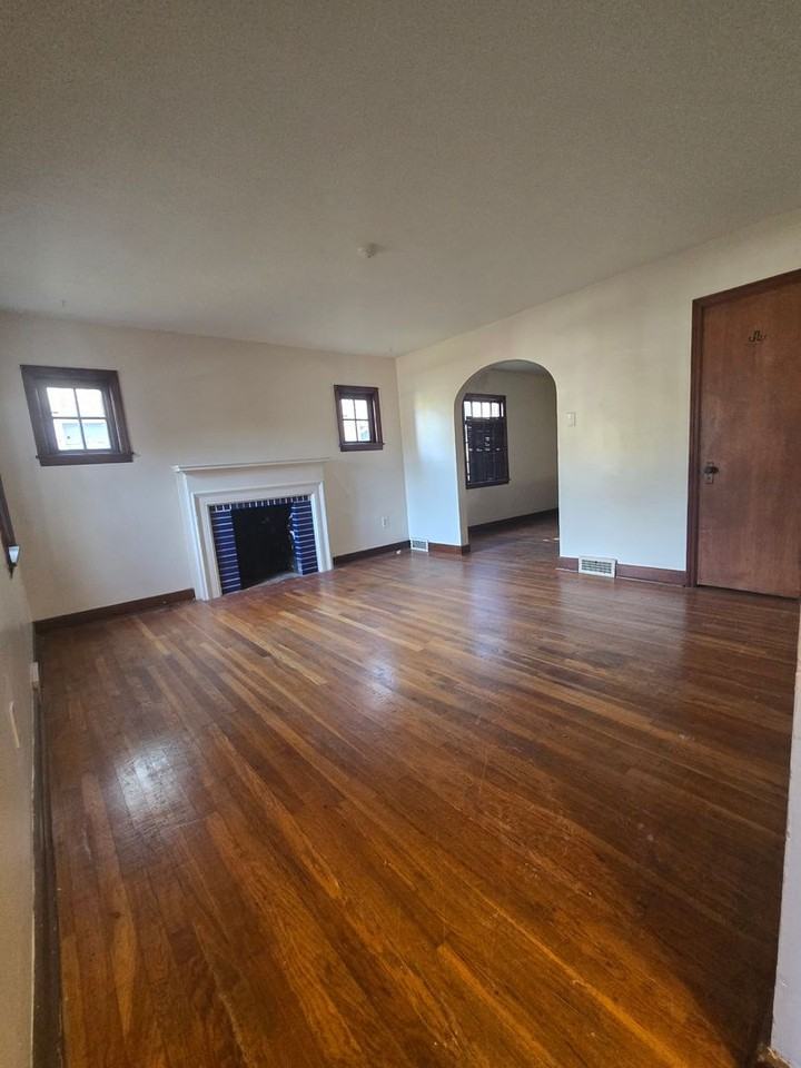 Argonne Dr - Photo 2 of 9