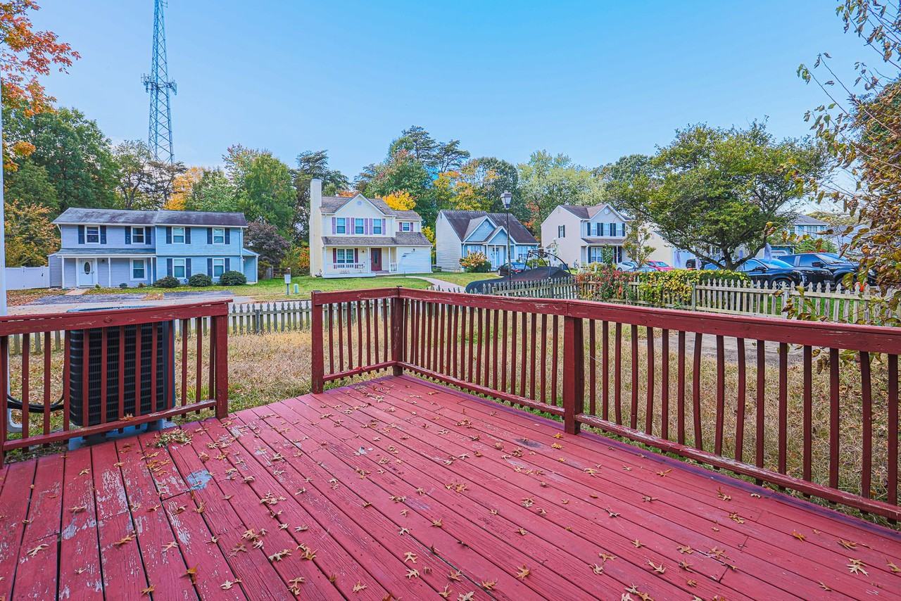 8096 Castle Rock Ct - Photo 3 of 19