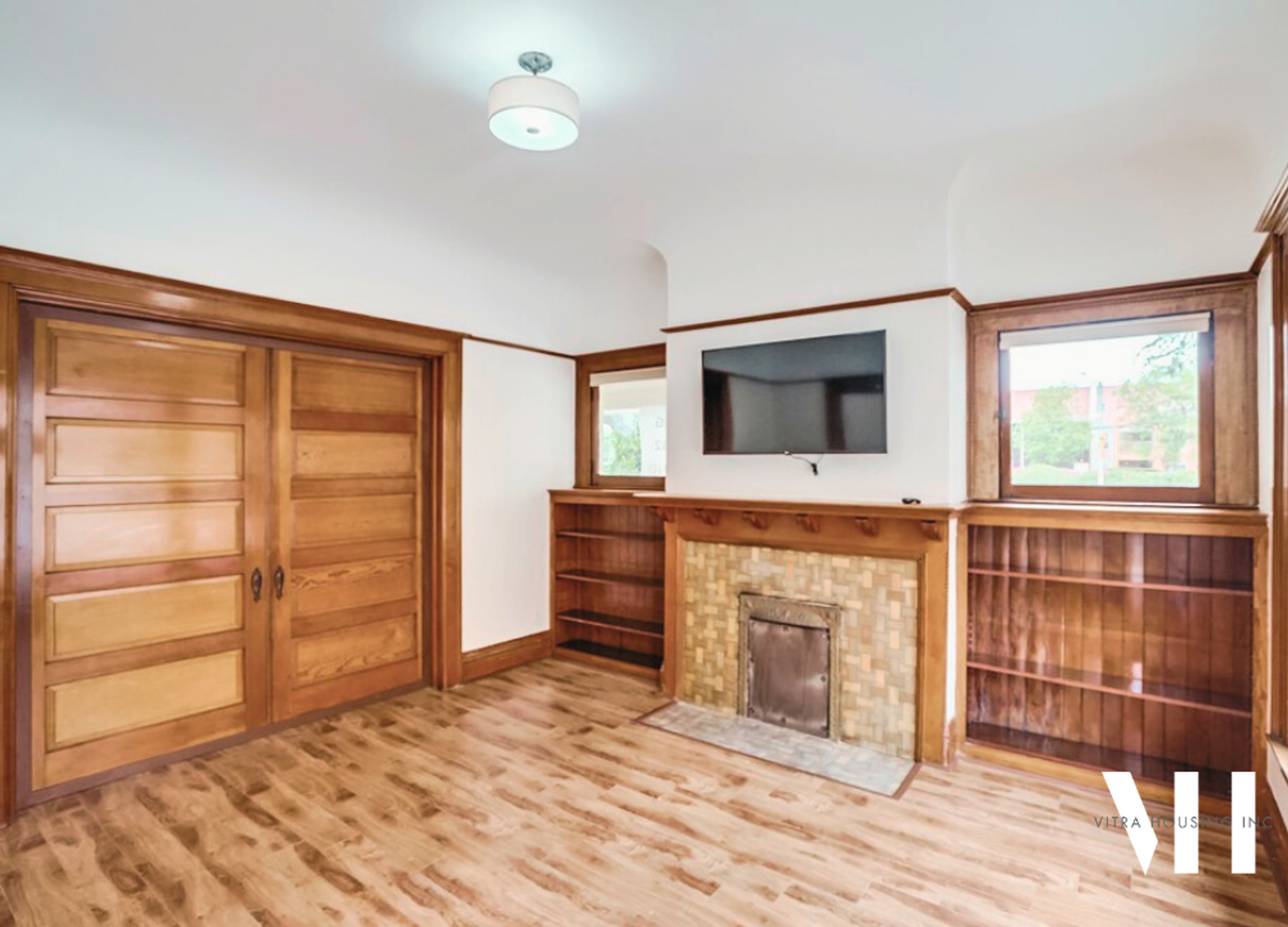 Expansive Six Bedroom House Steps from USC Campus! - Photo 7 of 11