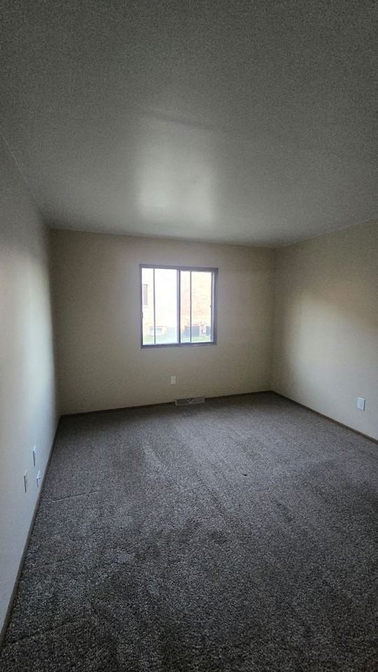 4236 N 104th St #4 - Photo 3 of 15