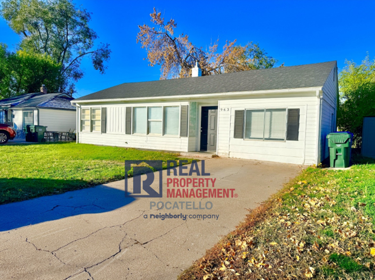 963 Everett Ave - Photo 2 of 19