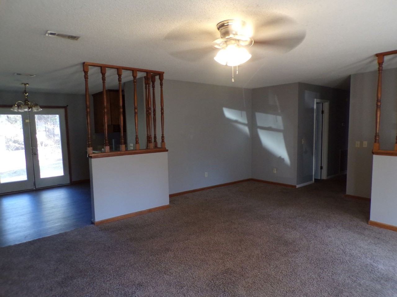 309 East Emerald Drive - Photo 3 of 7