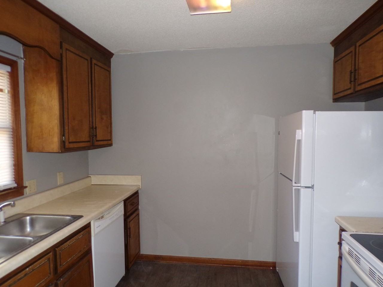 309 East Emerald Drive - Photo 4 of 7