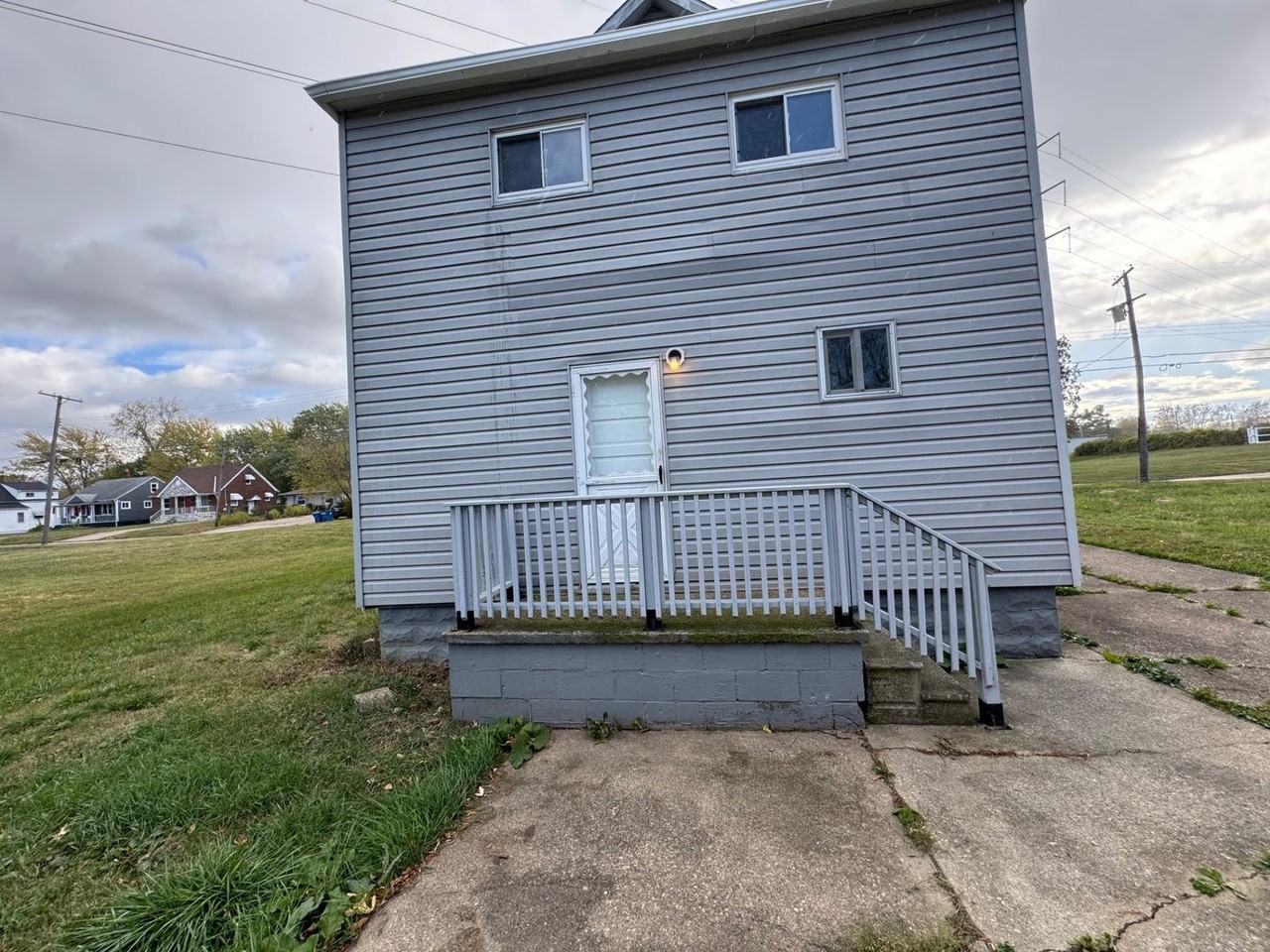 607 E 34th St - Photo 4 of 34