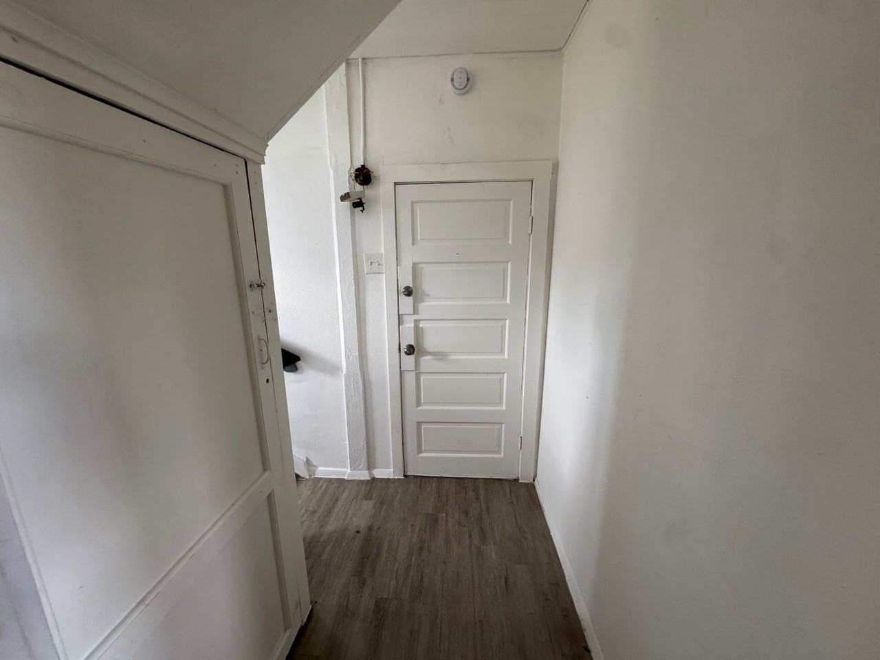 607 E 34th St - Photo 7 of 34