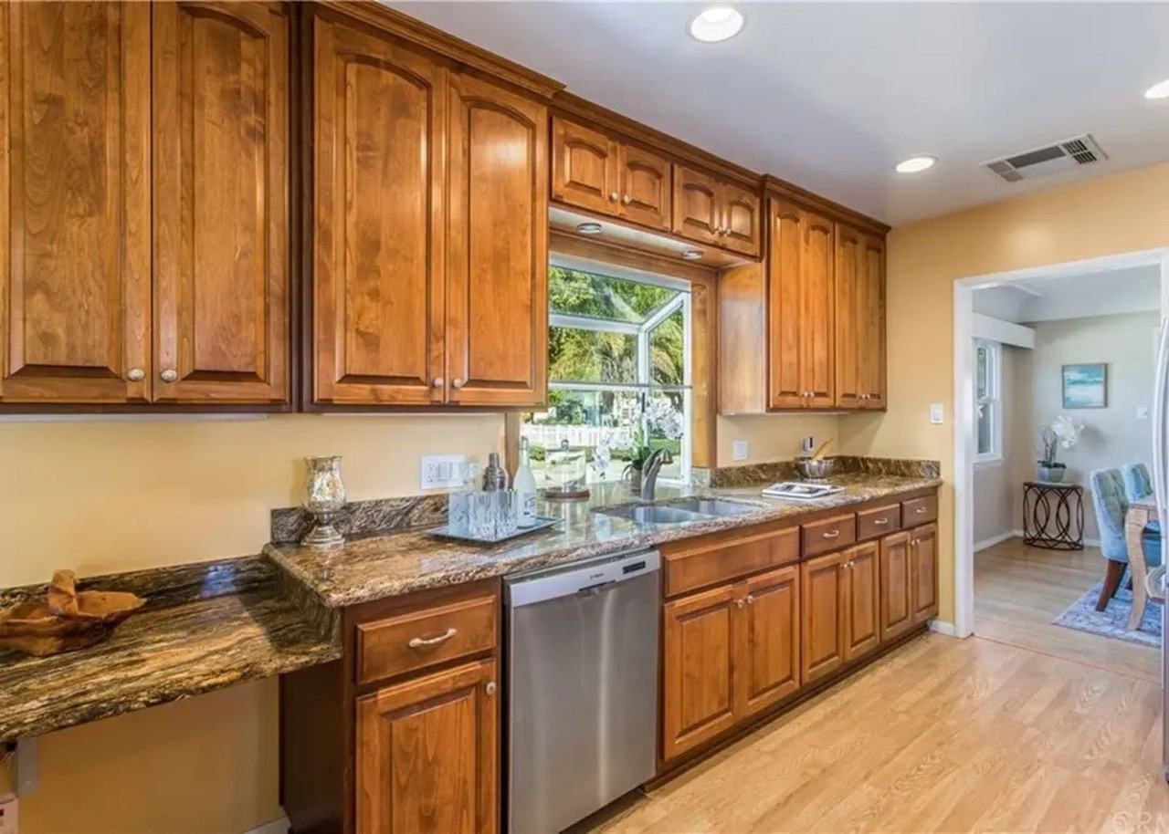 751 West Marshall Boulevard - Photo 5 of 18