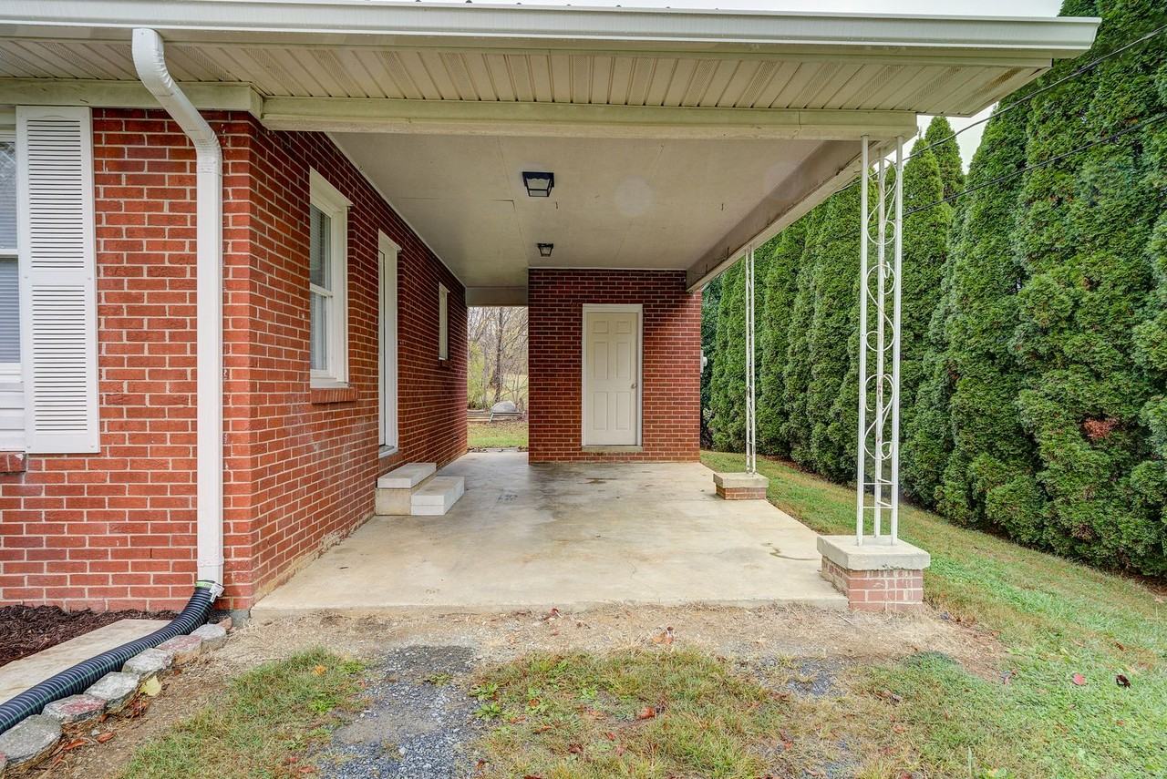 1503 Stoney Brook Drive - Photo 3 of 29