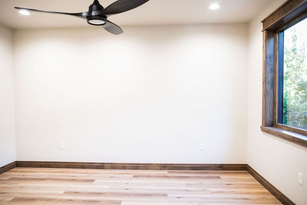 3370 S Walkup Dr - Photo 4 of 24