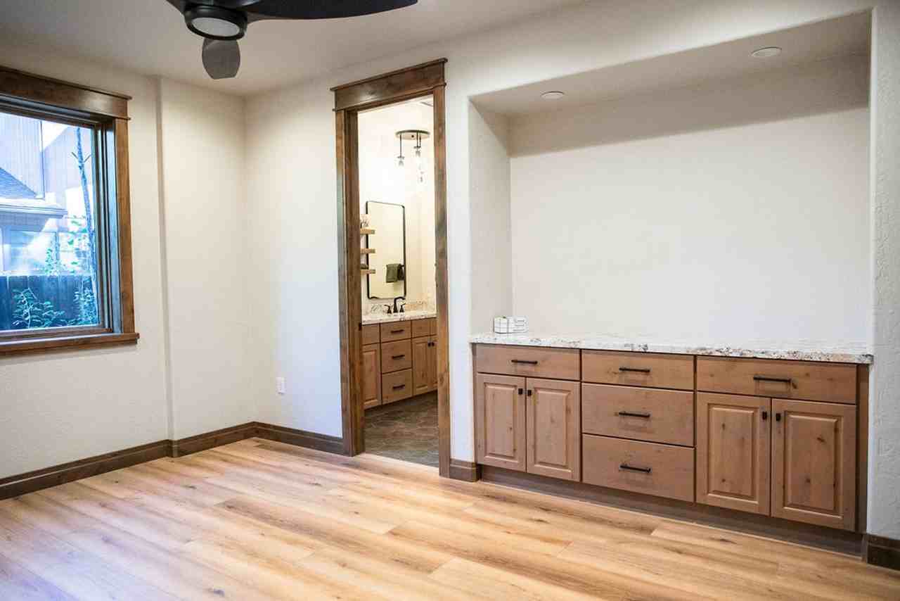 3370 S Walkup Dr - Photo 5 of 24