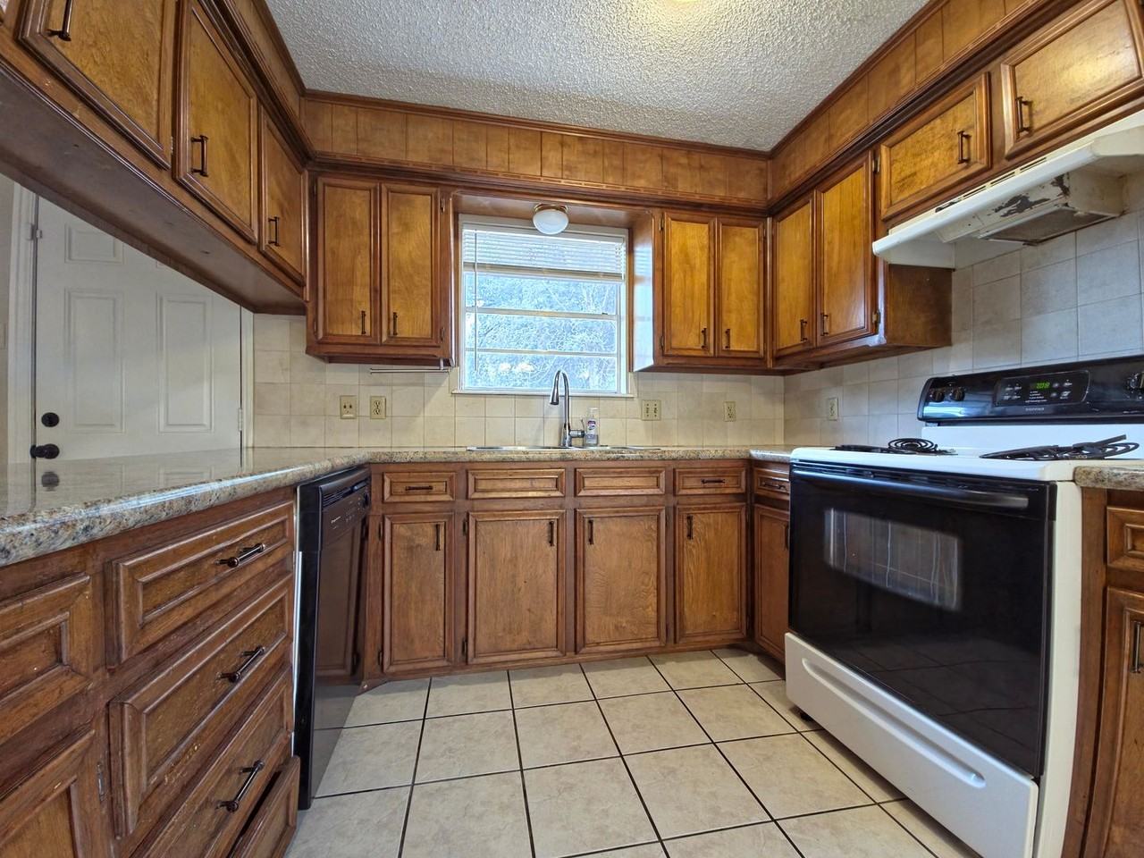 2108 76th Street - Photo 5 of 12