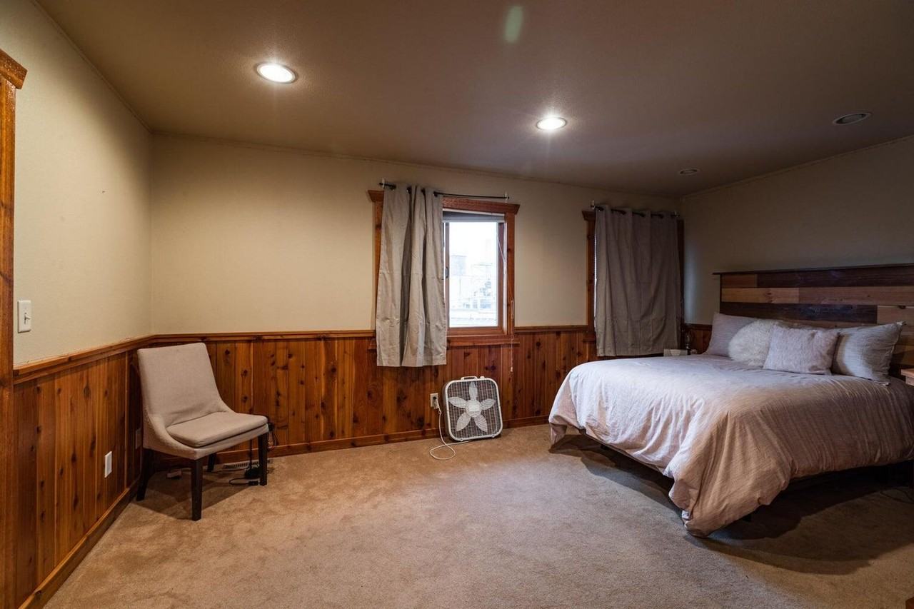 1613 Chase Street - Photo 4 of 12