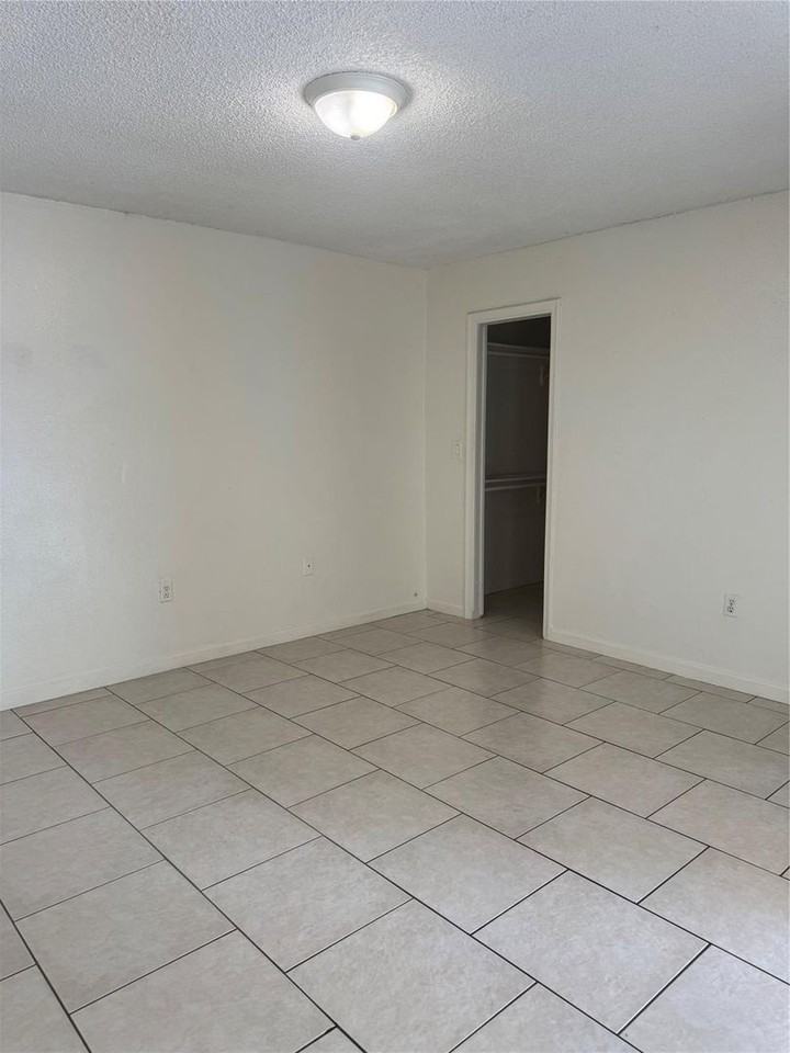 9651 Sunset Strip #0 - Photo 6 of 24