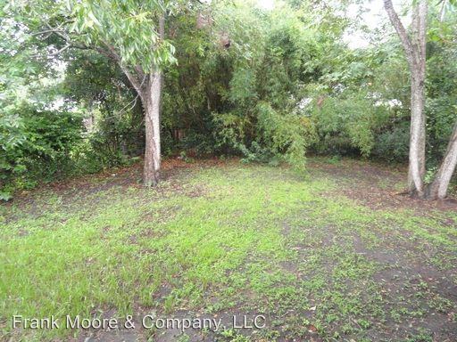 2204 Louisiana Ave - Photo 3 of 13