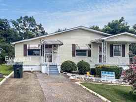 1549 Elm St Sw - Photo 1 of 1