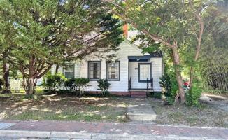 featured image of 305 N Boundary St #A