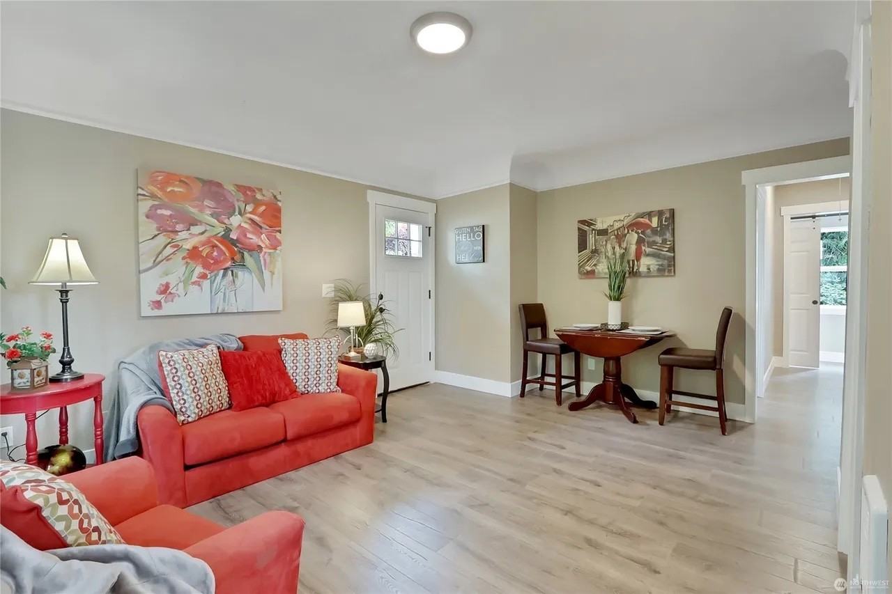 3819 21st Ave Sw #A - Photo 3 of 15