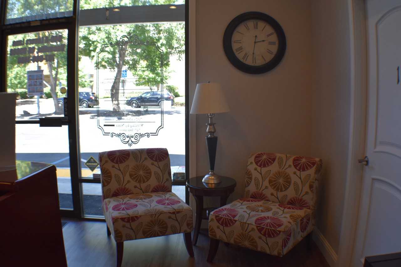 840 Lovers Ln #A - Photo 4 of 9