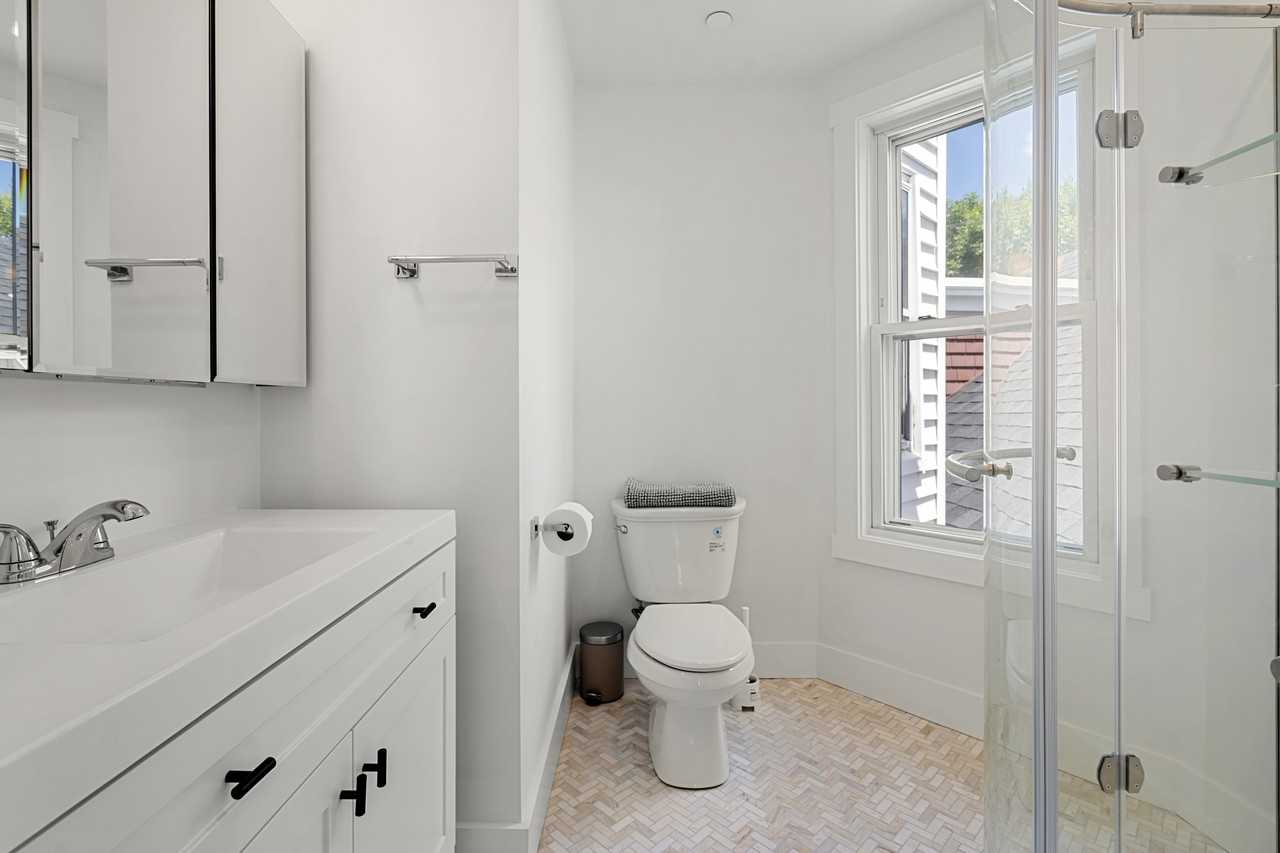 349 W 4th St #2 - Photo 3 of 10