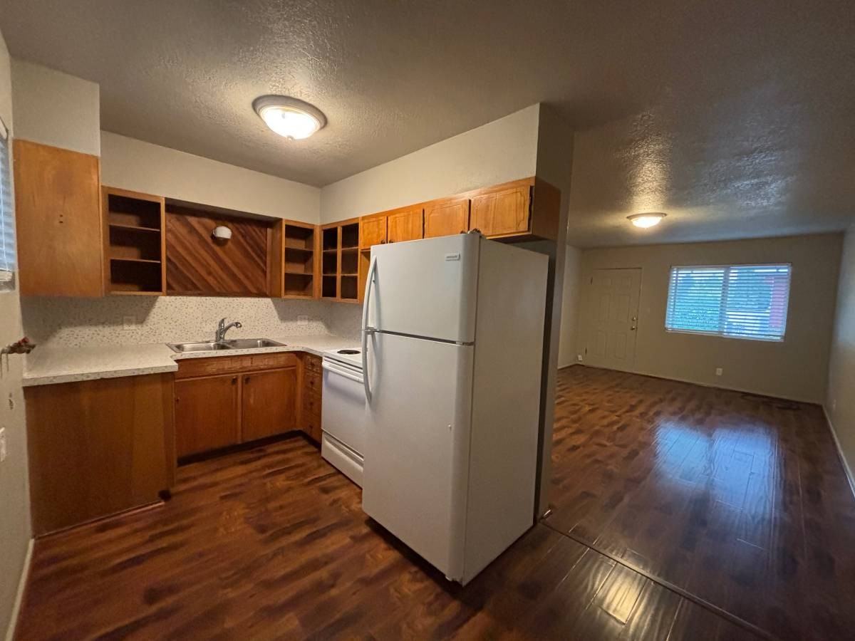 375 Wightman St #3 - Photo 4 of 8