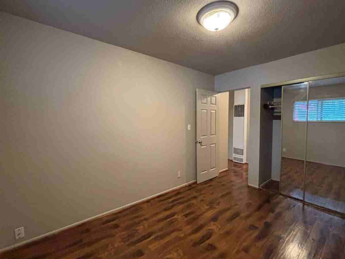 375 Wightman St #3 - Photo 6 of 8