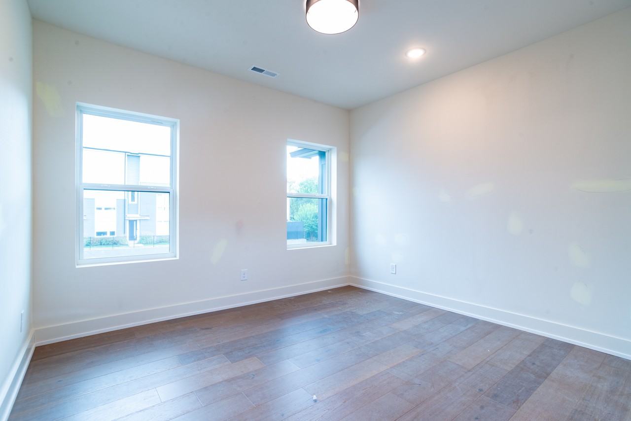 979 Dozier Place #NA - Photo 2 of 20