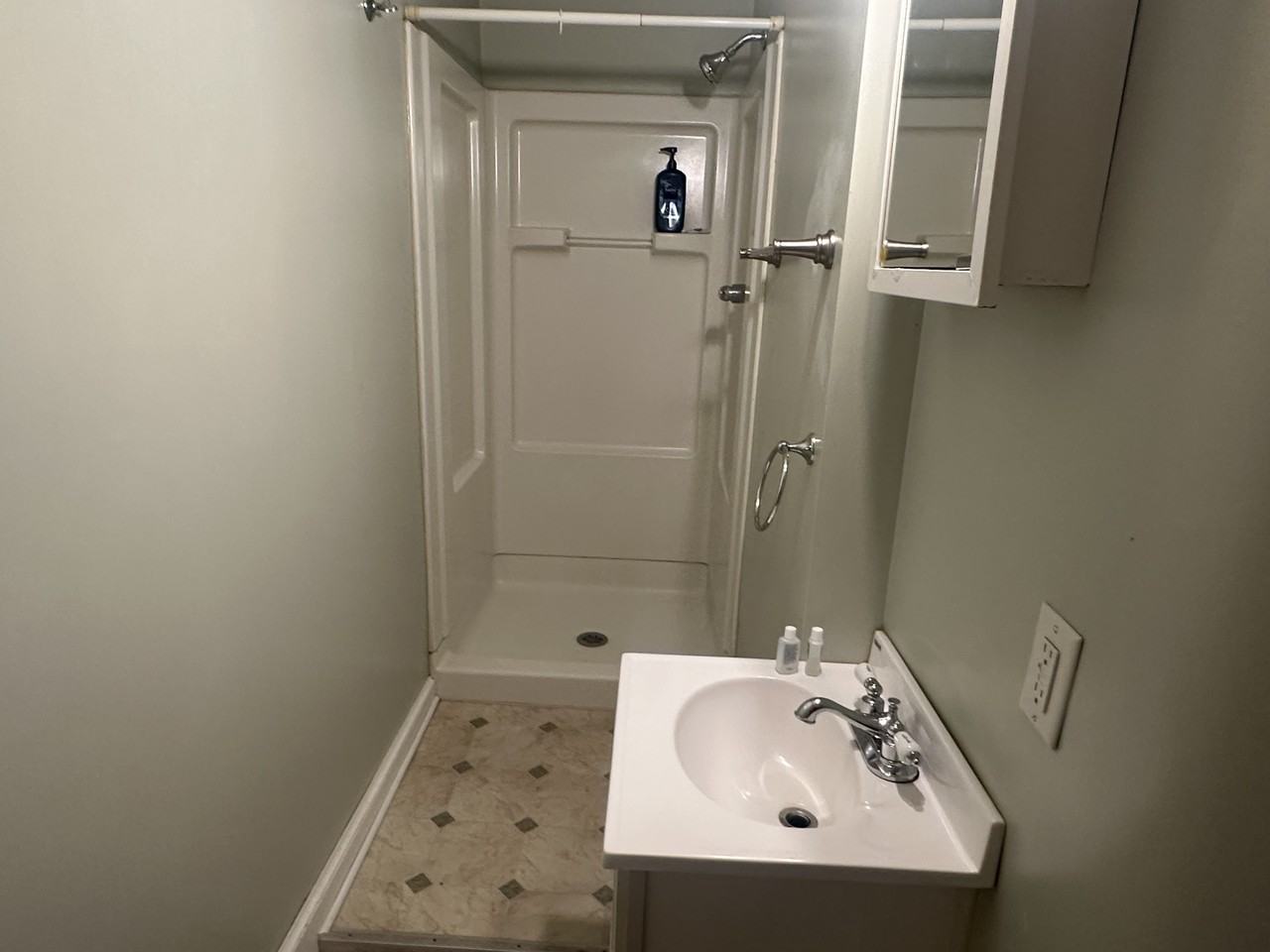 813 Jay St #B - Photo 5 of 15