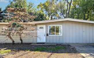 featured image of 621 W Prospect Rd