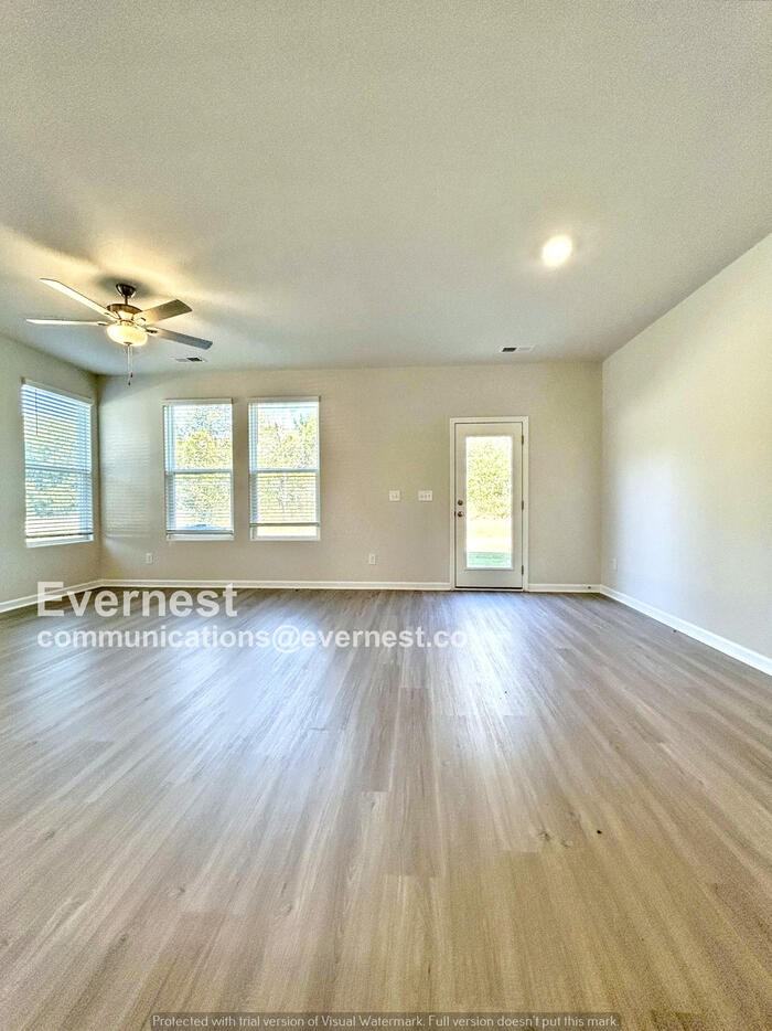 2102 Willow Glen Dr - Photo 2 of 14