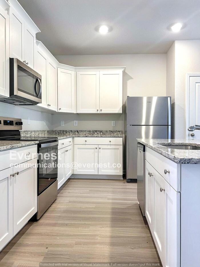 2102 Willow Glen Dr - Photo 3 of 14