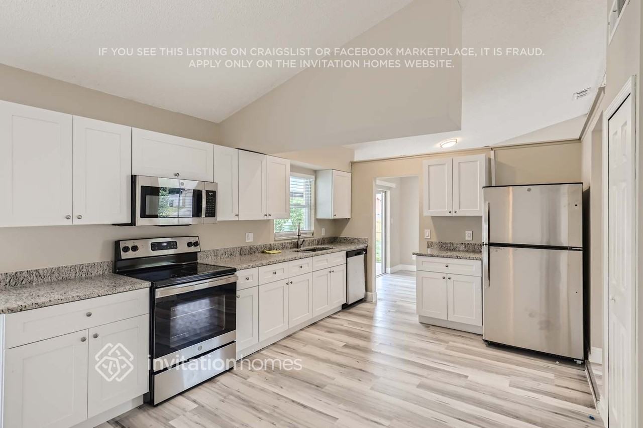 6234 Beaumont Avenue - Photo 6 of 20