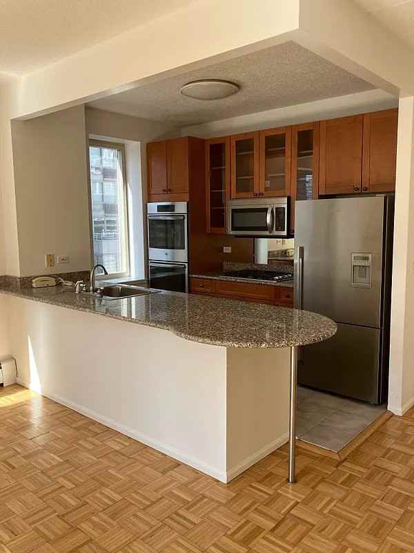 Worth St #1013 - Photo 2 of 10