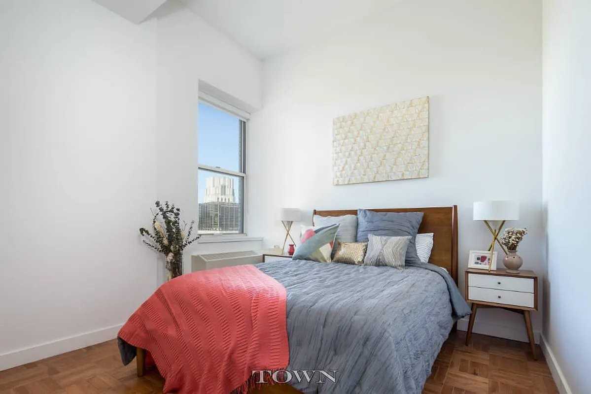 Exchange Pl #1716 - Photo 3 of 11