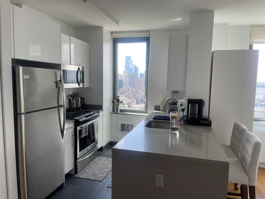 W 57th St #1907 - Photo 2 of 20