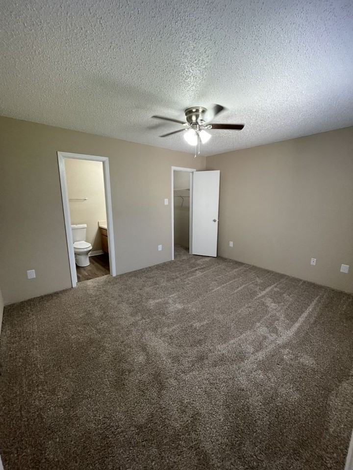 Creekwood Village - Photo 5 of 26