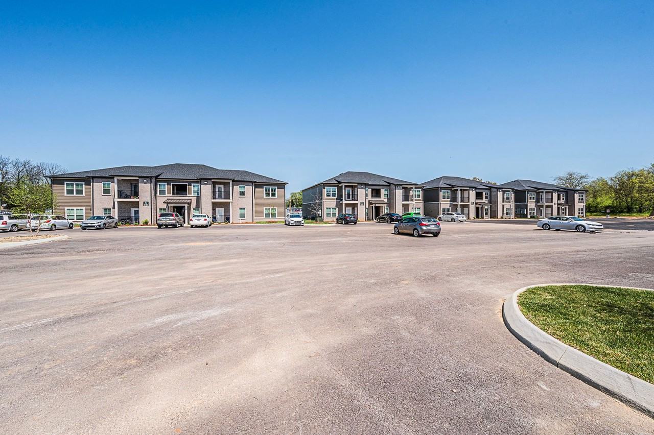 The Pads at W. Madison - Photo 3 of 50