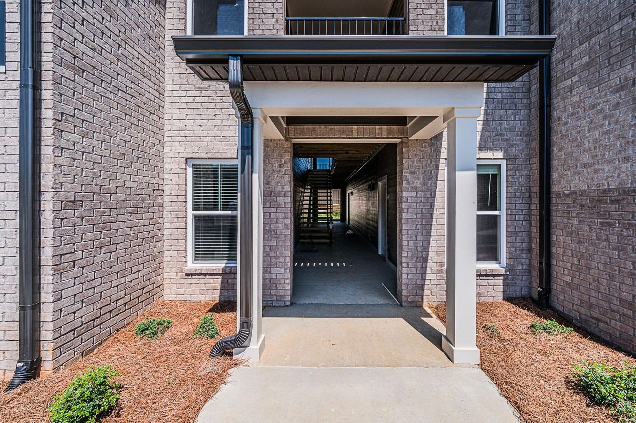 The Pads at W. Madison - Photo 4 of 50