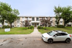 featured image of 3312 105 Ave Nw