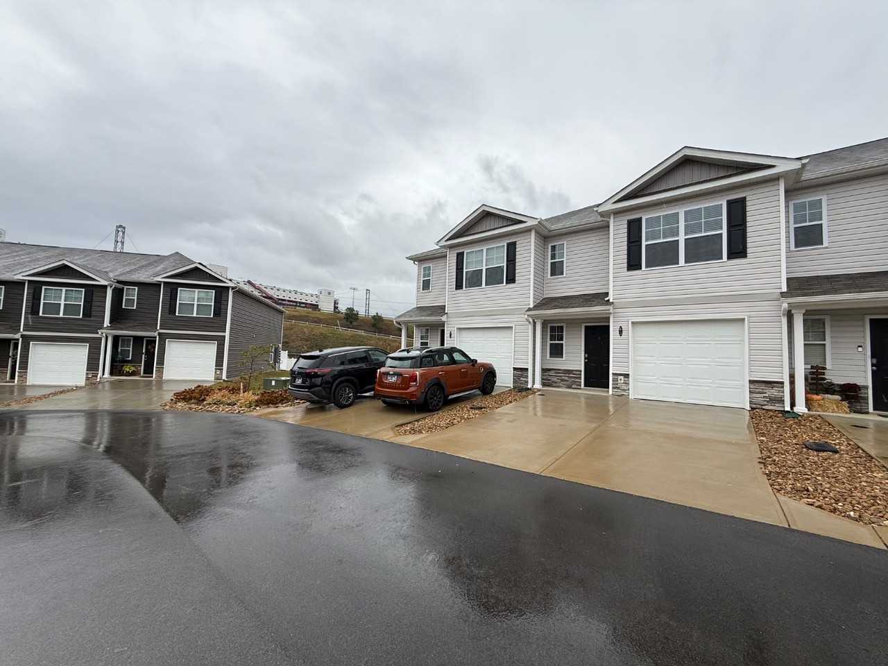 115 Raceday Center Dr - Photo 3 of 20