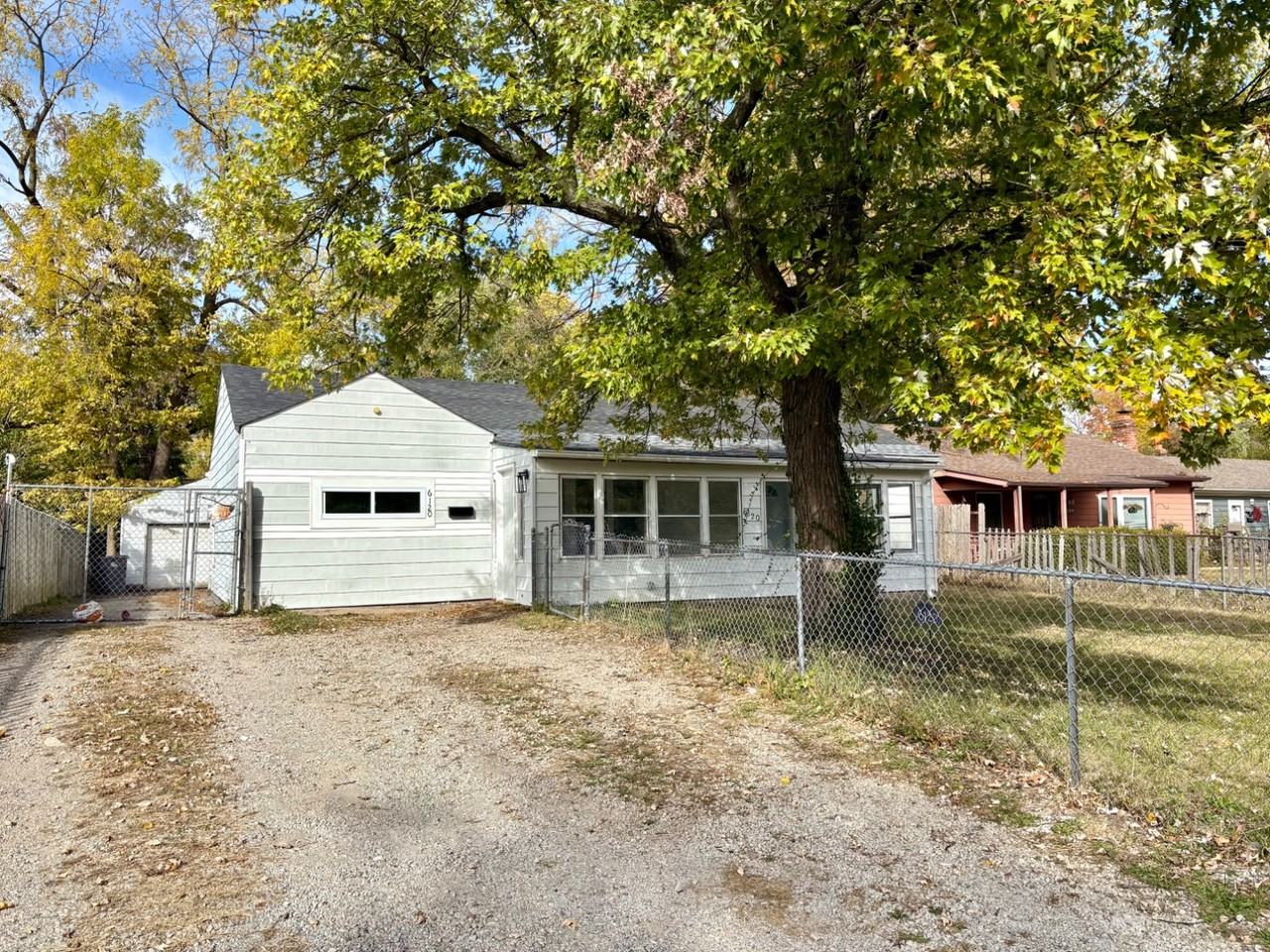 6120 E 24th St - Photo 3 of 11