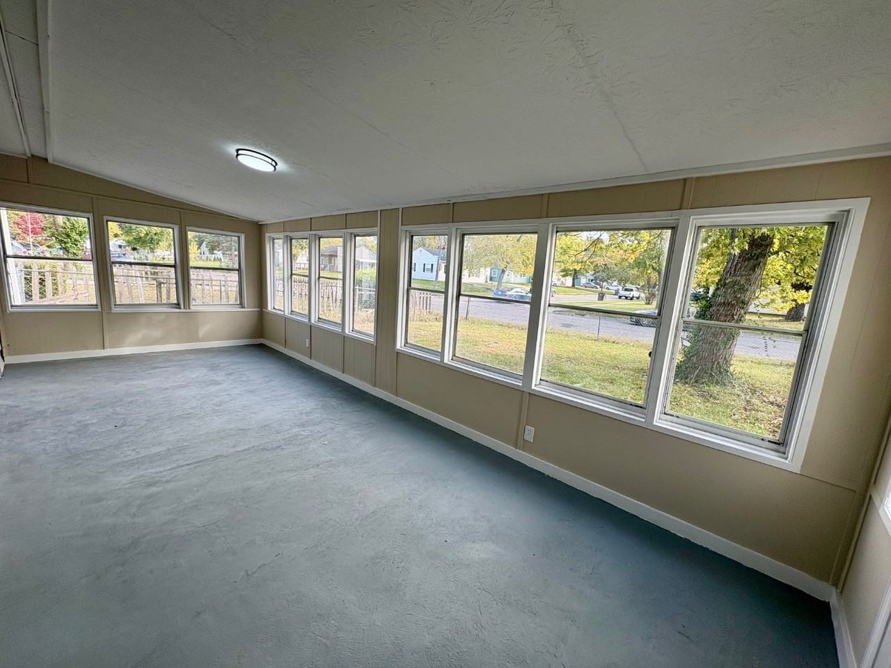 6120 E 24th St - Photo 4 of 11